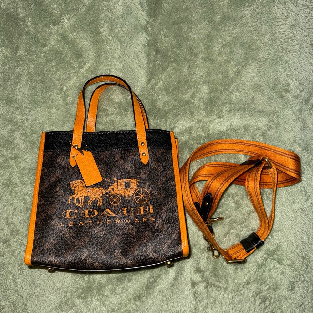 Coach Canvas Field Tote 22 - Papaya
